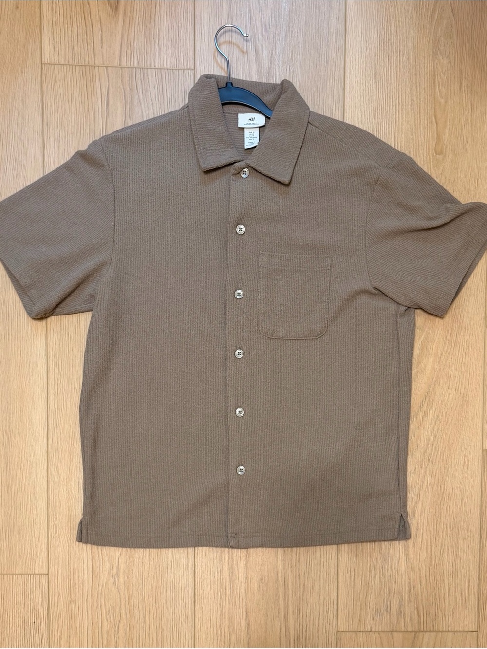 H&M Men’s Brown Knit Button Up Shirt Short Sleeve Regular Fit M